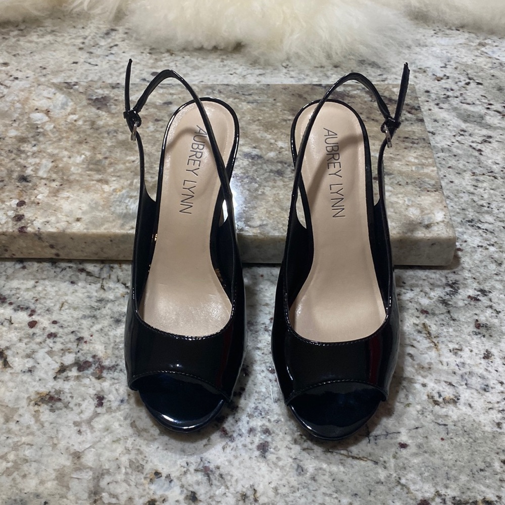 Aubrey Lynn Black Patent Leather Peep Toe, Slingback Heel Size 6.5 Never Worn